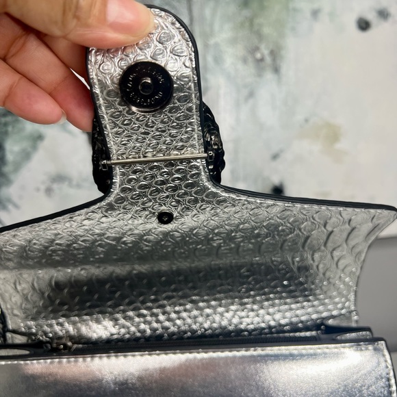 Sliver Vegan Leather Shoulder bag - Picture 8 of 12